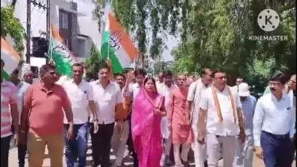 खैरागढ़ में शिक्षा में अव्यवस्था के खिलाफ कांग्रेस का प्रदर्शन, विधायक यशोदा वर्मा ने किया नेतृत्व