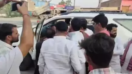 महोबा: कबरई में सपा की बड़ी PDA जन पंचायत, पंचायत चुनाव को विधानसभा का सेमीफाइनल मानकर संगठन मजबूत करने में जुटी