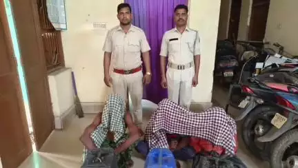 ହିନ୍ଦୋଳ: ଜିଲ୍ଲାର ବିଭିନ୍ନ ସ୍ଥାନରୁ ଅବକାରୀ ବିଭାଗର ଚଢ଼ାଉରେ ୧୦ ଜଣ ମଦ ବ୍ୟବସାୟୀ ଗୀରଫ,ମଦ ଜବତ