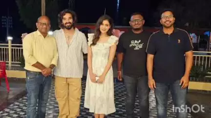 लोहंडीगुडा: चित्रकोट पहुंचे अभिनेता सौरभ ढींगरा और अभिनेत्री पायल राजपूत, जल प्रपात को देखकर हुए अभिभूत
