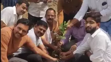बड़ा मलेहरा: सिद्धायतन द्रोणगिरि में पौधरोपण, अफसरों व समाजसेवियों ने पर्यावरण बचाने का लिया संकल्प