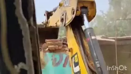 ग्राम घोटिया में अतिक्रमण पर चला बुलडोजर, राजस्व विभाग ने की कार्रवाई, कब्जाधारियों में मचा हड़कंप