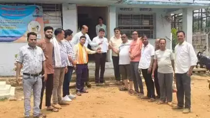 आमला: बोरदेही में अघोषित बिजली कटौती से परेशान ग्रामीणों का प्रदर्शन, जेई के खिलाफ सौंपा ज्ञापन