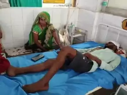 फतेहपुर: राधानगर के जोनिहा रोड में बाइक सवार युवक को ट्रक ने मारी टक्कर, युवक घायल होकर हॉस्पिटल में भर्ती