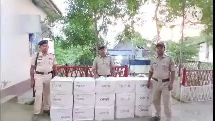 সাব্রুম: গোপন তথ্যের ভিত্তিতে অভিযান চালিয়ে সাব্রুম মহকুমার শ্রীনগর ফাঁড়ি থানার পুলিশ কর্মীরা আটক করে বার্মিজ সিগেরেট