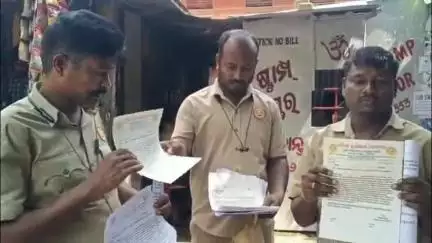 ବାଲେଶ୍ବର ମ୍ୟୁନିସିପାଲଟି: ଡ୍ରାଇଭର ମହାସଂଘ ପକ୍ଷରୁ ଜିଲ୍ଲାପାଳ, ଆଞ୍ଚଳିକ ପରିବହନ ଓ ଏସପିଙ୍କ କାର୍ଯ୍ୟାଳୟରେ ଦାବିପତ୍ର ପ୍ରଦାନ