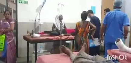 દાહોદ: ચાકલિયા હાઇવે પર બાઈક પરથી પડી જતા એક વ્યક્તિ ઘાયલ  તાત્કાલિક સારવાર માટે સિવિલ હોસ્પિટલ ખાતે  સારવાર માટે લવાયા