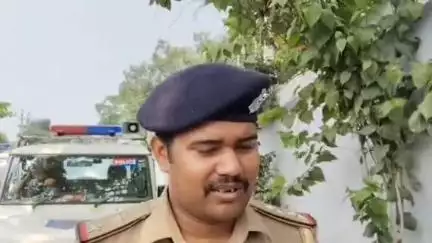 डुमरा: डुमरा में चोरी की चार बाइक बैटरी के साथ एक चोर गिरफ्तार