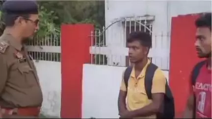 আমবাসা: আগরতলা-শিলচরগামী রেলে চেপে বহ্নিরাজ্যে যাওয়ার পথে আমবাসা রেল পুলিশের হাতে আটক হলেন দুই বাংলাদেশি নাগরিক