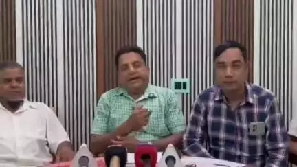 হাইলাকান্দি: হাইলাকান্দিতে বন্যা পরিস্থিতিতে একাংশ ঠিকাদার বিভাগীয় নিয়ম লঙ্গনকরে বাঁধ মেরামত করার অভিযোগ তুলেন বরাকযুব পরিষদের সভাপতি