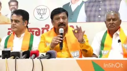 ಕೋಲಾರ: ಗುತ್ತಿಗೆದಾರರ ಬಳಿ‌ 25% ಕಮಿಷನ್ ತೆಗೆದುಕೊಂಡು‌ ಶಾಸಕ‌,ಕೆಲಸ ಕಾರ್ಯಗಳನ್ನ ಮಾಡಿಸುತ್ತಿದ್ದಾರೆ:ನಗರದಲ್ಲಿ‌ಮಾಜಿ‌ ಶಾಸಕ ವರ್ತೂರು ಪ್ರಕಾಶ್