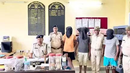 बिहारीगंज: पुलिस ने बभंगामा गांव में छापा मारकर 73.96 ग्राम स्मैक, ₹2.78 लाख, एक ऑटो व दो मोटरसाइकिल ज़ब्त किए