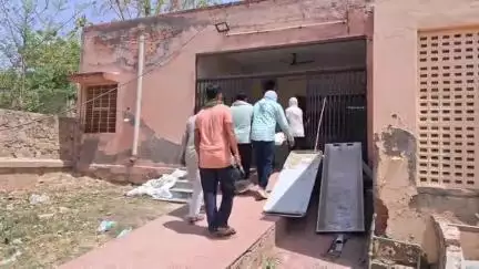 चूरू: गांव गगोर के खेत में कीटनाशक का स्प्रे करते महिला की मौत, शव जिला अस्पताल की मोर्चरी में रखा गया