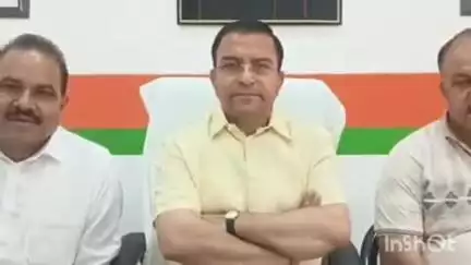 डेरा गोपीपुर: भाजपा के प्रदेश महामंत्री त्रिलोक कपूर ने भाजपा कार्यालय देहरा में प्रेस वार्ता को संबोधित किया