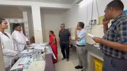 जांजगीर: कलेक्टर ने सामुदायिक स्वास्थ्य केंद्र, पोषण पुनर्वास केंद्र एवं एसडीएम-तहसील कार्यालय का किया औचक निरीक्षण