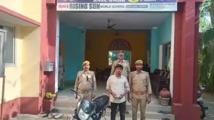 चंदौली: हटिया गांव के पास पुलिस ने एक लुटेरे को किया गिरफ्तार, मारपीट कर लूटी थी बाइक और सोने की अंगूठी