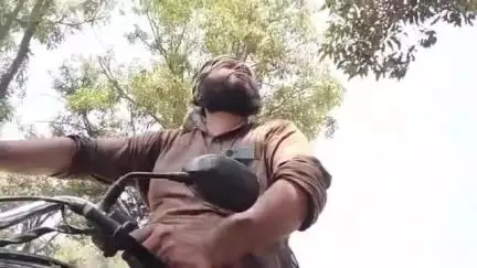शामली: शामली जिले में महज ₹5000 में लकड़ी माफियाओं की आरा मशीनों पर गिरवी रखी जा रही जनता की सांसें, वीडियो हुआ वायरल