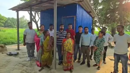 তপন: এনায়েতপুরে সহায়সম্বলহীন মুখি সোরেনের পাশে তপন ব্লক প্রশাসন ও পঞ্চায়েত সমিতি, নতুন ঘর ও খাবারের বন্দোবস্ত