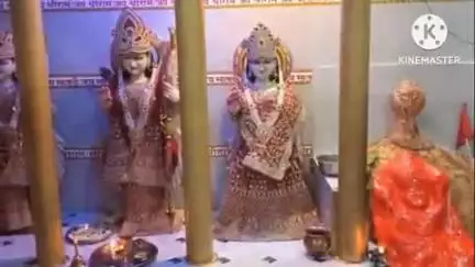 बांधवगढ़: उमरिया: राम दरबार में पंडित ने विधि विधान से रामलाल की आरती उतारी, भक्त हुए शामिल