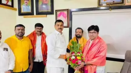बदनापूर: भारतीय जनता पार्टीचे प्रदेश सरचिटणीस आ.विक्रांत पाटील यांनी दिली आ.नारायण कुचे यांच्या संपर्क कार्यालयावर भेट