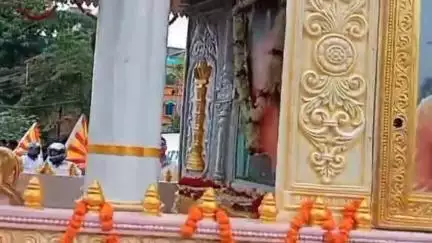 নলহাটি ১: সত্য সাই বাবা শতবর্ষ উদযাপনের নলহাটি শহরে রথের গাড়ি পরিদর্শন করলেন ভক্তরা