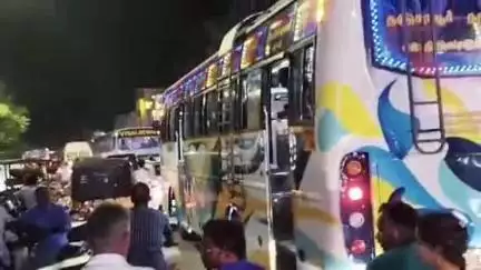திருவாரூர்: பனகல் சாலையில் கடும் போக்குவரத்து