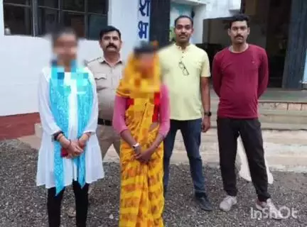 कोलारस: पुलिस ने 16 वर्षीय नाबालिग किशोरी को सतनवाड़ा से किया दस्तयाब, परिजनों को सौंपा