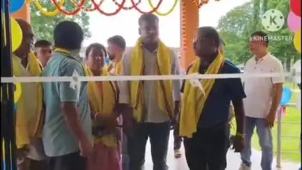 তেলিয়ামুড়া: মেথেরাই রিয়াং বাড়ি উচ্চ বিদ্যালয়ের টাকা দ্বিতল ভবনের ফিতা কেটে উদ্বোধন করে তেলিয়ামুড়া মহকুমা শাসক
