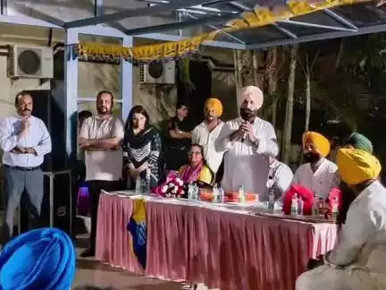 ਲੁਧਿਆਣਾ ਪੂਰਬੀ: ਲਾਜਪਤ ਨਗਰ ਜਿਮਨੀ ਚੋਣਾਂ ਨੂੰ ਲੈ ਕੇ ਵਾਰਡ ਨੰਬਰ 53 ਅਤੇ 54 ਦੇ ਲੋਕਾਂ ਨਾਲ ਵਿਧਾਇਕ ਕੁਲਵੰਤ ਸਿੰਘ ਸਿੱਧੂ ਨੇ ਕੀਤੀ ਜਨਤਕ ਮੀਟਿੰਗ