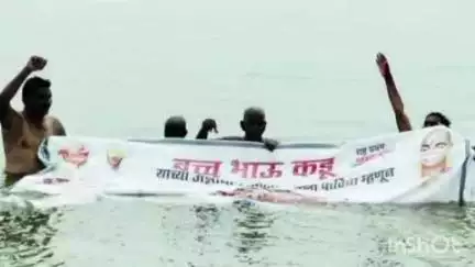 बाभूळगाव: माजी आमदार बच्चू कडू यांच्या आंदोलनाच्या समर्थनार्थ बाभुळगाव तहसील समोर मुंडन आंदोलन