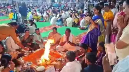 పలమనేరు: గంగవరం: శ్రీ సాయిబాబా మందిరం ఆవరణంలో సహస్ర చండీ హోమం, హాజరైన స్పిరిచువల్ టెల్లర్ వేణు శ్యామ, భారీగా హాజరైన ప్రజలు