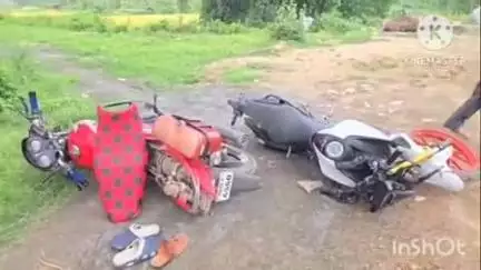 ଲାଞ୍ଜିଗଡ: ଜୟପାଟଣା ଇଣ୍ଡିଆନ ଅଏଲ ପେଟ୍ରୋଲ ପମ୍ପ ନିକଟରେ ଦୁଇ ବାଇକ୍ ମଧ୍ୟରେ ମୁହାଁମୁହିଁ ଧକ୍କା ଦୁଇ  ଗୁରୁତର ଚିକିତ୍ସା ପାଇଁ ଜୟପାଟଣା ଗୋଷ୍ଠୀ