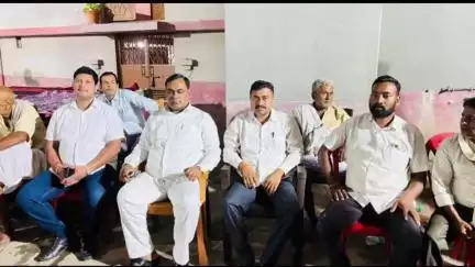 अकबरपुर: मलिकपुर में आयोजित श्रद्धा कर्म में शामिल हुए राजद जिलाध्यक्ष, दिवंगत की फोटो पर अर्पित किए पुष्प और दी श्रद्धांजलि
