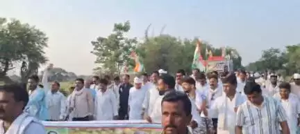 करेली: सोहागपुर में कांग्रेस ने किसानों के सम्मान में निकाली विशाल रैली, तेंदूखेड़ा के पूर्व विधायक व कार्यकर्ता शामिल हुए