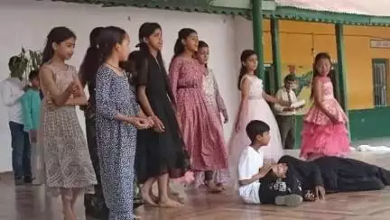 कुल्लू: मोनाल कल्चरल संगठन ने कार्यशाला का आयोजन किया, रेवत राम विक्की द्वारा नाटक ‘स्वार्थी दानव’ का प्रभावशाली मंचन