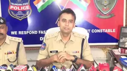 అదిలాబాద్ అర్బన్: పట్టణంలో చైన్ సిస్టమ్‌ పేరిట మోసం, లెక్చెరర్‌పై కేసు నమోదు: జిల్లా ఎస్పీ అఖిల్ మహాజన్