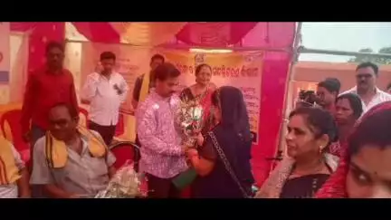 ବିଜେପୁର: ଗାଇସିଲେଟ ବ୍ଲକ କାର୍ଯ୍ୟାଳୟ ପରିସରରେ ଆଜି ବିକାଶ ବାହାନ କାର୍ଯ୍ୟକ୍ରମ ଅନୁଷ୍ଠିତ ହୋଇଯାଇଛି