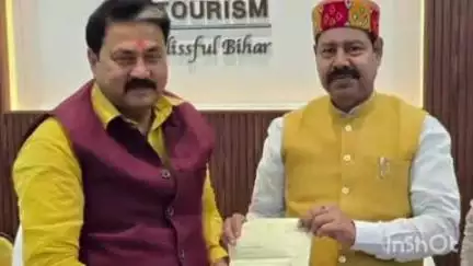 मनेर: मनेर संगम स्थली को विकसित करने और दरगाह के जीर्णोद्धार को लेकर पर्यटन मंत्री से मिले विधायक व नगर परिषद अध्यक्ष