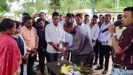 କୋରାପୁଟ ସହର: କୋରାପୁଟ ଜିଲ୍ଲା ଦଶମନ୍ତପୁର ବ୍ଳକରେ ବିକାଶ ବାହନ ରଥର ଶୁଭ ଆରମ୍ଭ କଲେ ବିଡିଓ