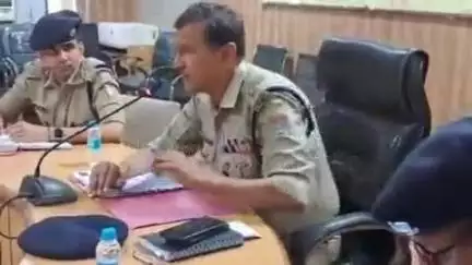 हरिद्वार: आगामी कांवड़ मेले को लेकर एसपी सिटी पंकज गैरोला ने सीसीआर भवन में व्यापारियों के साथ बैठक की, मांगे गए सुझाव