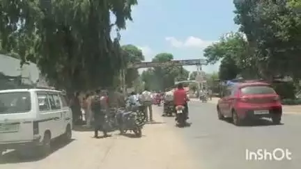बैकुंठपुर: बैकुंठपुर में 30 लाख से अधिक की चोरी के मामले में नहीं हो सका खुलासा, दिनभर पुलिस करती रही सुराग की तलाश