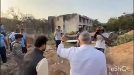 విశాఖపట్నం: కేంద్ర పౌర విమానయాన మంత్రి కింజరాపు రామ్మోహన్ నాయుడు అహ్మదాబాద్‌లోని ప్రమాద స్థలానికి గురువారం సాయంత్రం చేరుకున్నారు.
