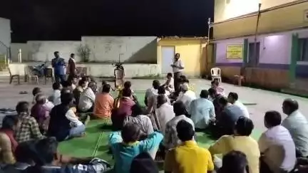 तमनार  :  आदर्श कुंभकार समाज जिला स्तरीय बैठक साहू सदन सम्पन्न हुआ जिसमें सभी ब्लॉक के समस्त पदाधिकारी उपस्थित रहे