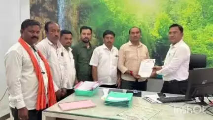 वाशिम: शिवसेनेचे महावितरणच्या कार्यकारी अभियंता यांना निवेदन