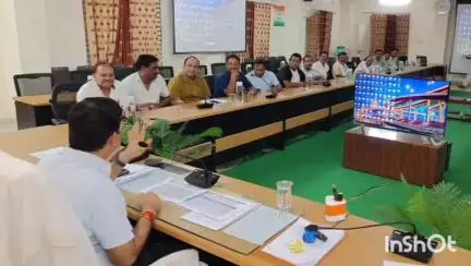 कुम्भराज: मूंग के गिरते दामों पर कलेक्टर ने जताई चिंता, जिले के व्यापारियों के साथ कलेक्ट्रेट में की बैठक