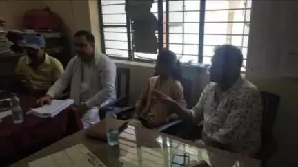 उचेहरा: बढ़े बिजली बिलों पर जि.पं.स.ज्ञानेंद्र सिंह ज्ञानू ने विद्युत मंडल कार्यालय उंचेहरा में लगाई चौपाल