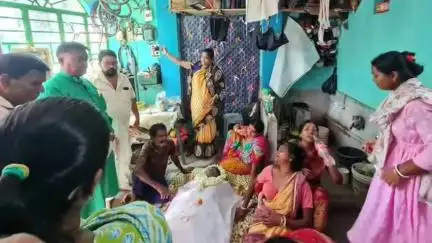 চণ্ডীতলা ২: হুগলির বড়া আঞ্চলিক তৃণমূল কংগ্রেসের একানিষ্ঠ কর্মী জয়দেব ঘোষের প্রয়াণের শ্রদ্ধা জানালেন মন্ত্রী তথা বিধায়ক