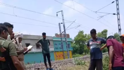 रफीगंज: रफीगंज के चरकावा नहर के समीप ट्रेन की चपेट में आने से 50 वर्षीय वृद्ध की हुई मौत, 1 दिन बाद हुई मृतक की पहचान