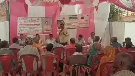 बिसवां: बिसवां में किसानों को उन्नत कृषि तकनीकों, पशुपालन, मृदा स्वास्थ्य, मछली पालन और सरकार की हितैषी योजनाओं की दी गई जानकारी