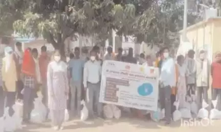 चांदवा: सामुदायिक स्वास्थ्य केंद्र मे सीसीएल की पहल पर पोषण टोकरी का किया गया वितरण